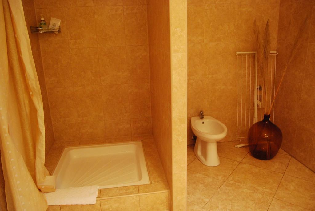 Boroka Apartmanhazak - Oereghaz Velem Kamer foto